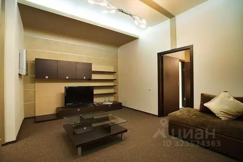 Комната Ярославская область, Углич Заводской проезд, 1А (64.0 м) - Фото 1