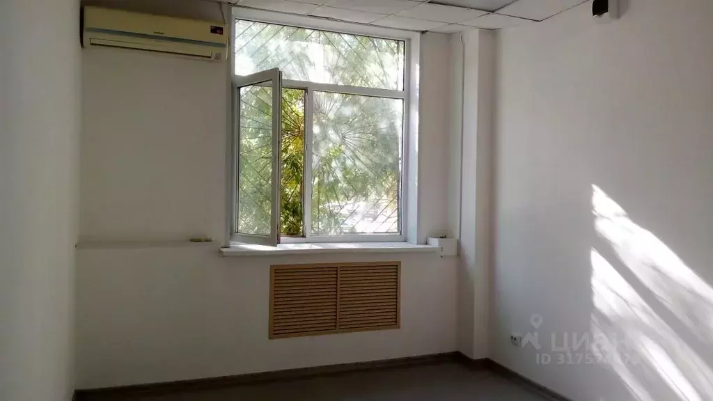 Торговая площадь в Волгоградская область, Волгоград ул. 8-й Воздушной ... - Фото 1