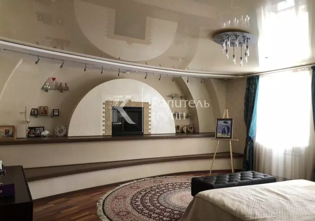 5-к кв. Тюменская область, Тюмень ул. Кирова, 8 (225.0 м) - Фото 1
