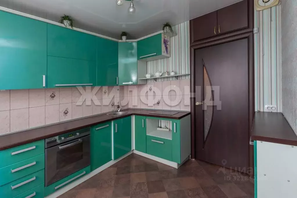 3-к кв. Алтайский край, Барнаул ул. Шумакова, 14 (71.5 м) - Фото 0