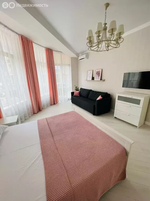 2-комнатная квартира: Геленджик, Крымская улица, 19к7 (74 м) - Фото 1