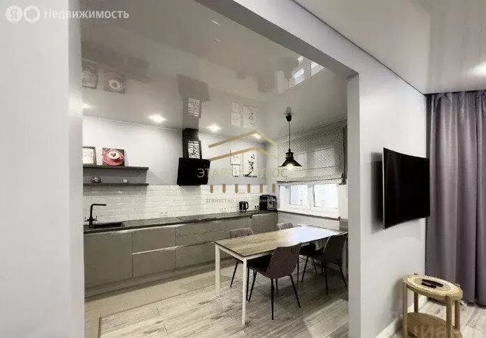 2-комнатная квартира: Санкт-Петербург, Смоленская улица, 18 (116.3 м) - Фото 0