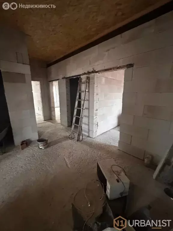 Дом в городской округ Красноярск, посёлок Солонцы (180 м) - Фото 1