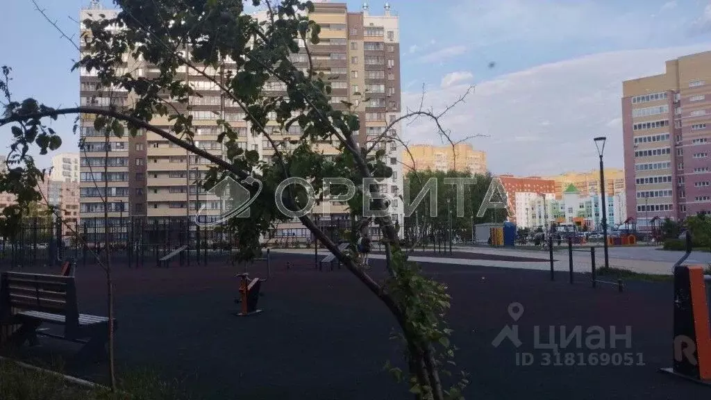 1-к кв. Тюменская область, Тюмень ул. Новоселов, 107 (36.4 м) - Фото 1