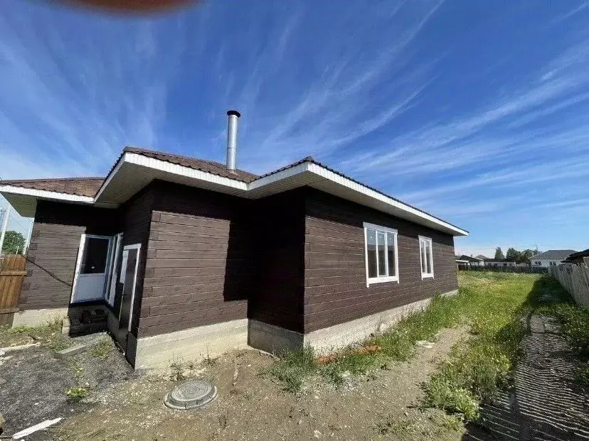 Дом в Хакасия, Усть-Абаканский район, д. Чапаево Центральная ул., ... - Фото 1