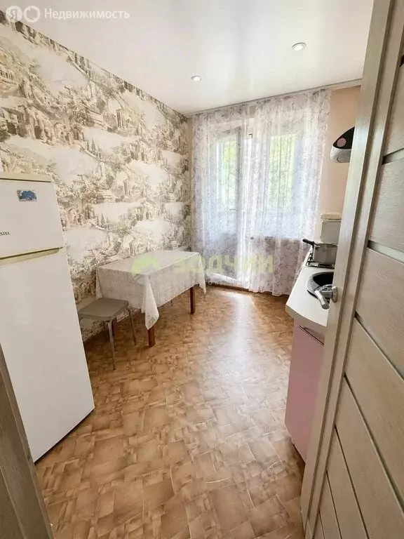 3-комнатная квартира: Новочебоксарск, улица 10-й Пятилетки, 39 (58.7 ... - Фото 2