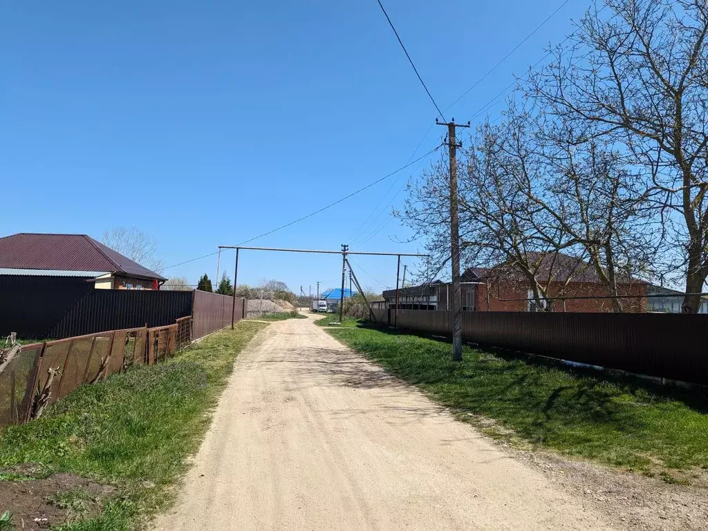 Дом в Адыгея, Адыгейск городской округ, Гатлукай аул ул. Мира, 1 (41 ... - Фото 1