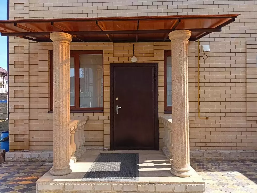 Дом в Астраханская область, Астрахань пер. 2-й Литейный (232 м) - Фото 1