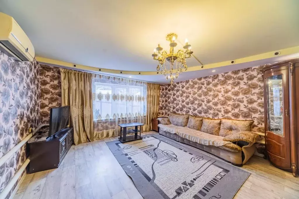 Дом в Саратовская область, Саратов 2-й имени Е.И. Пугачева мкр, 13-я ... - Фото 1