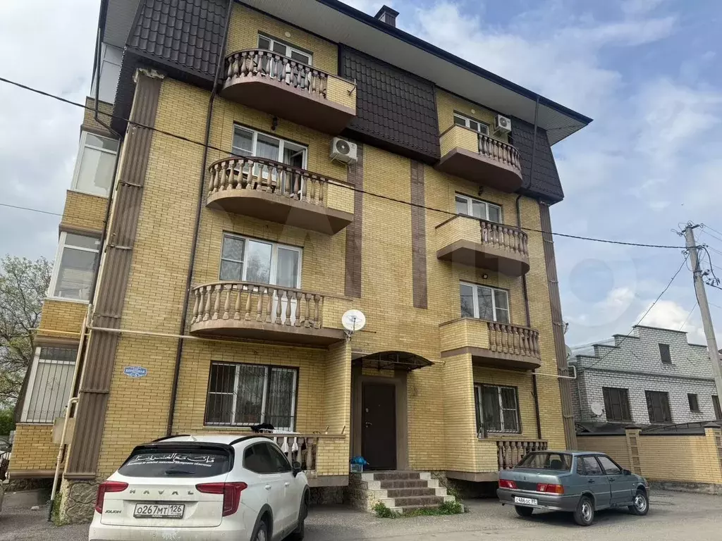 1-к. квартира, 46 м, 1/4 эт. - Фото 0