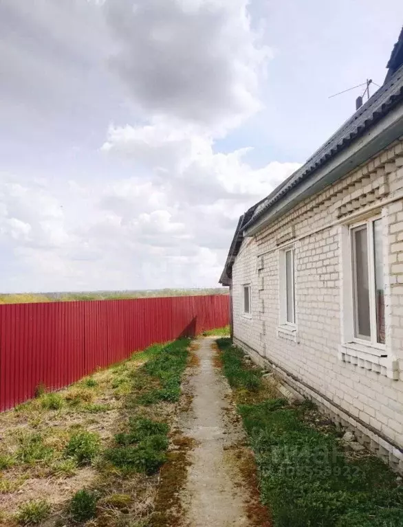 Дом в Брянская область, Брянский район, Глинищевское с/пос, с. ... - Фото 1