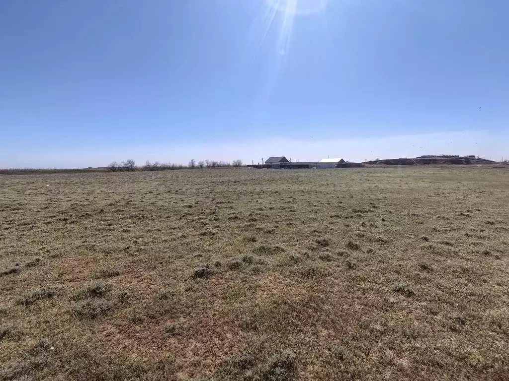 Участок в Астраханская область, Приволжский район, пос. Кирпичного ... - Фото 1
