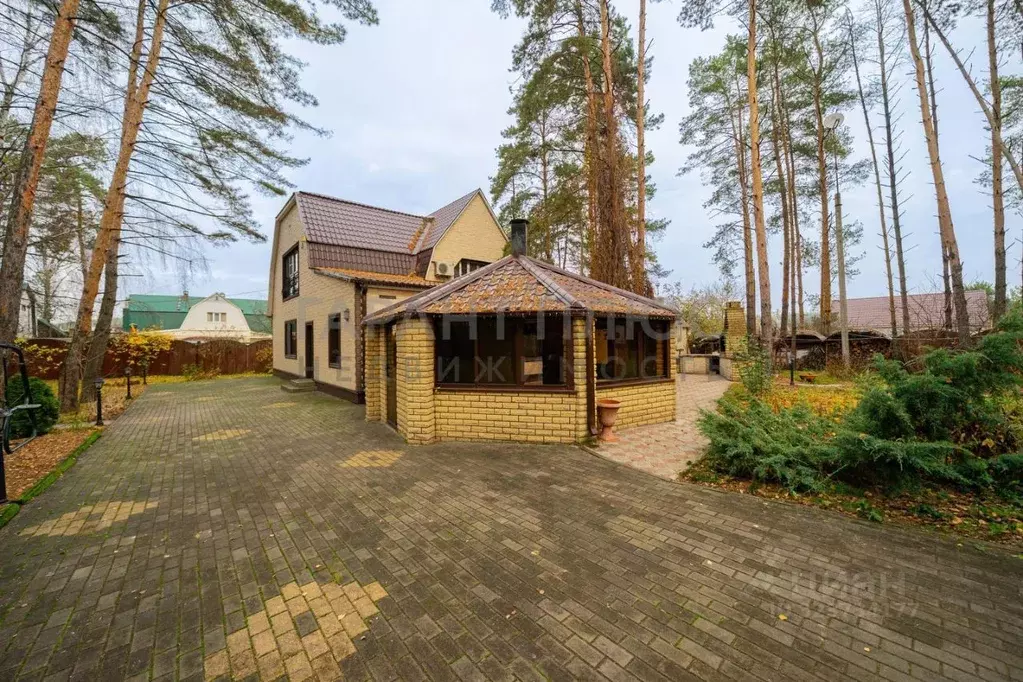 Дом в Липецкая область, Грязинский район, Ярлуковский сельсовет, с. ... - Фото 1