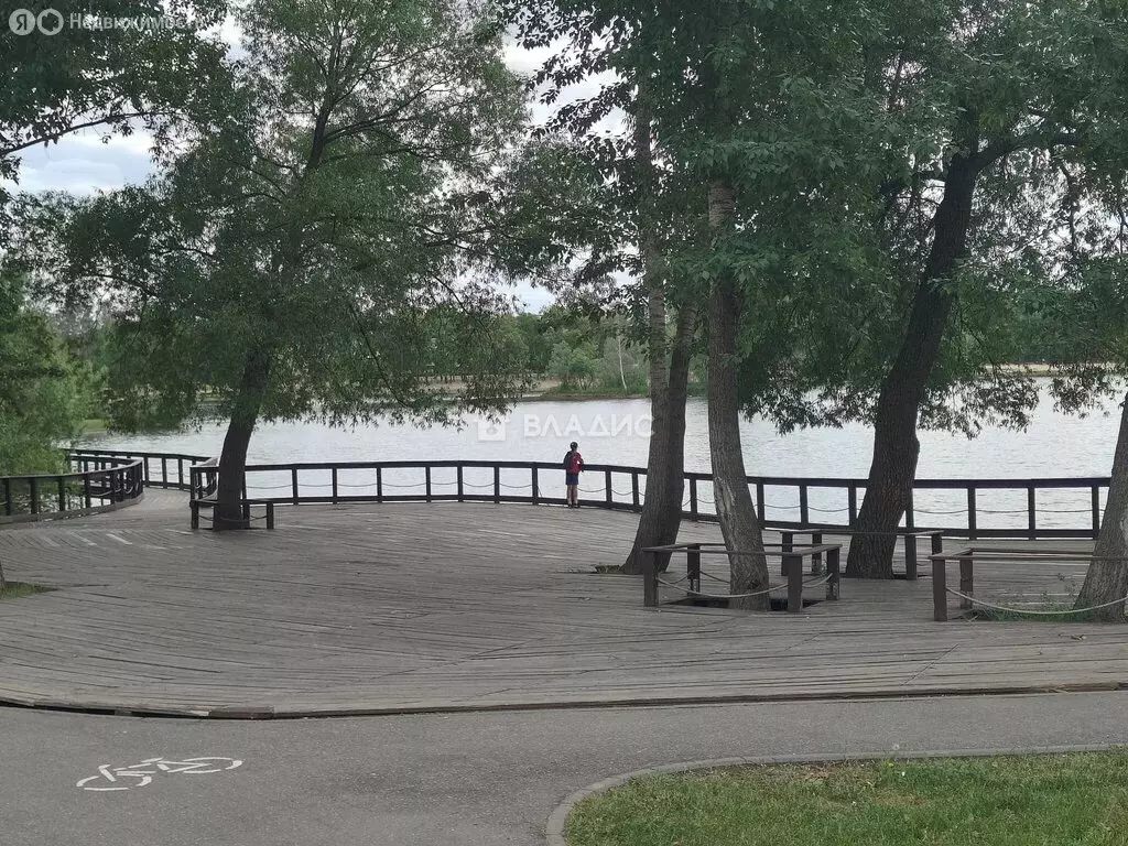 1к в 8-комнатной квартире (12.8 м) - Фото 1