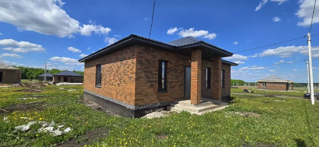 Дом в Башкортостан, Иглинский район, Акбердинский сельсовет, д. ... - Фото 2