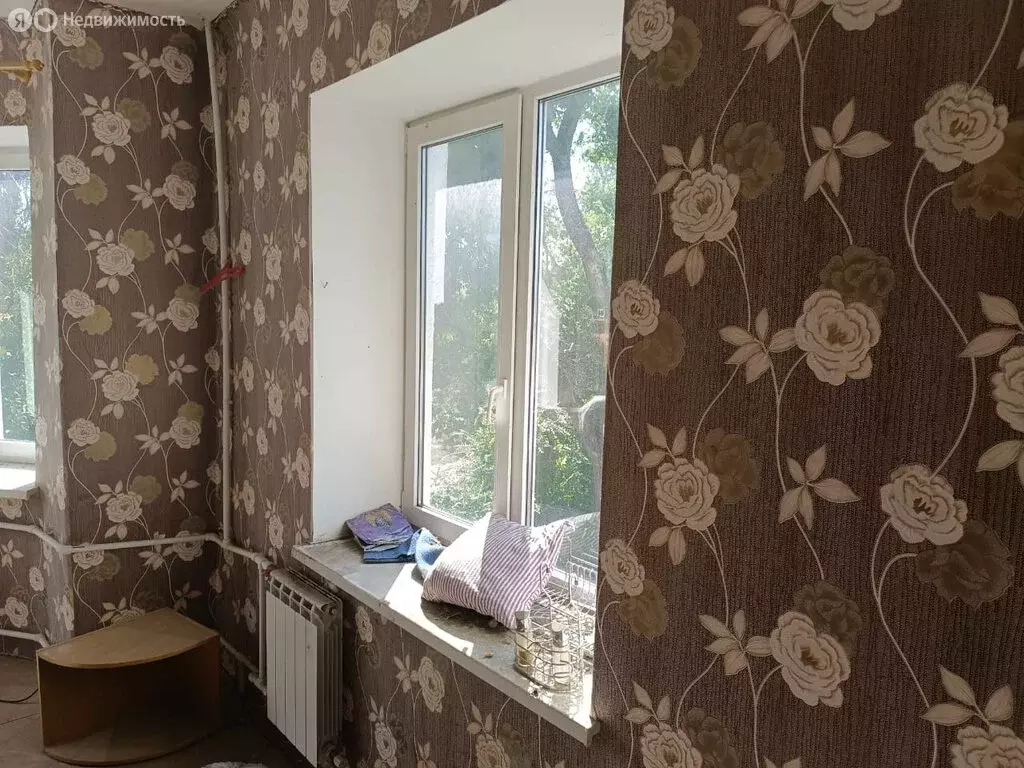 3-комнатная квартира: Гуково, посёлок шахты Антрацит, Комсомольская ... - Фото 2