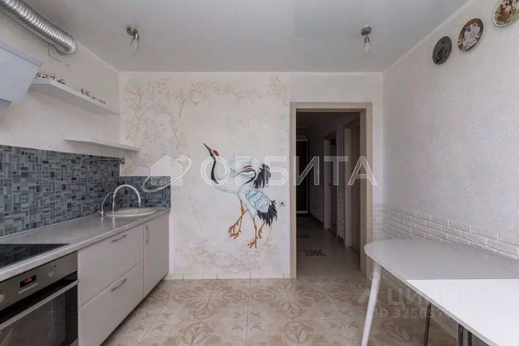 2-к кв. Тюменская область, Тюмень ул. Боровская, 33 (50.8 м) - Фото 2