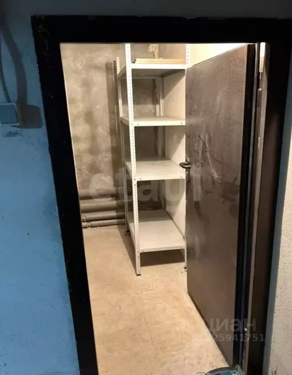 Склад в Тюменская область, Тюмень ул. Фармана Салманова, 8 (5 м) - Фото 0