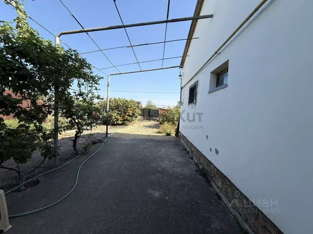 Дом в Крым, Сакский район, с. Крымское ул. Винницкая, 13 (90 м) - Фото 1