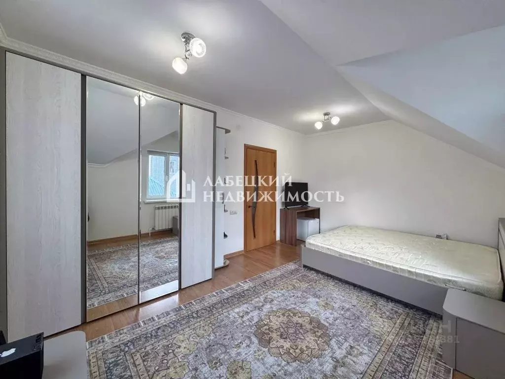 Дом в Карачаево-Черкесия, Черкесск ул. Харуна Богатырева, 77 (335 м) - Фото 2