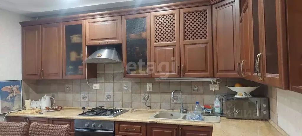 Дом в Адыгея, Майкоп Индивидуальная ул. (271 м) - Фото 1