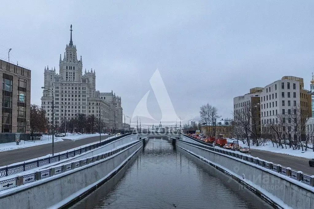 Торговая площадь в Москва Серебряническая наб., 19 (1284 м) - Фото 1