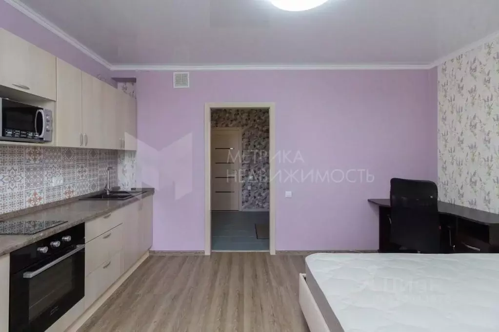 Студия Тюменская область, Тюмень ул. Фармана Салманова, 10 (30.0 м) - Фото 0