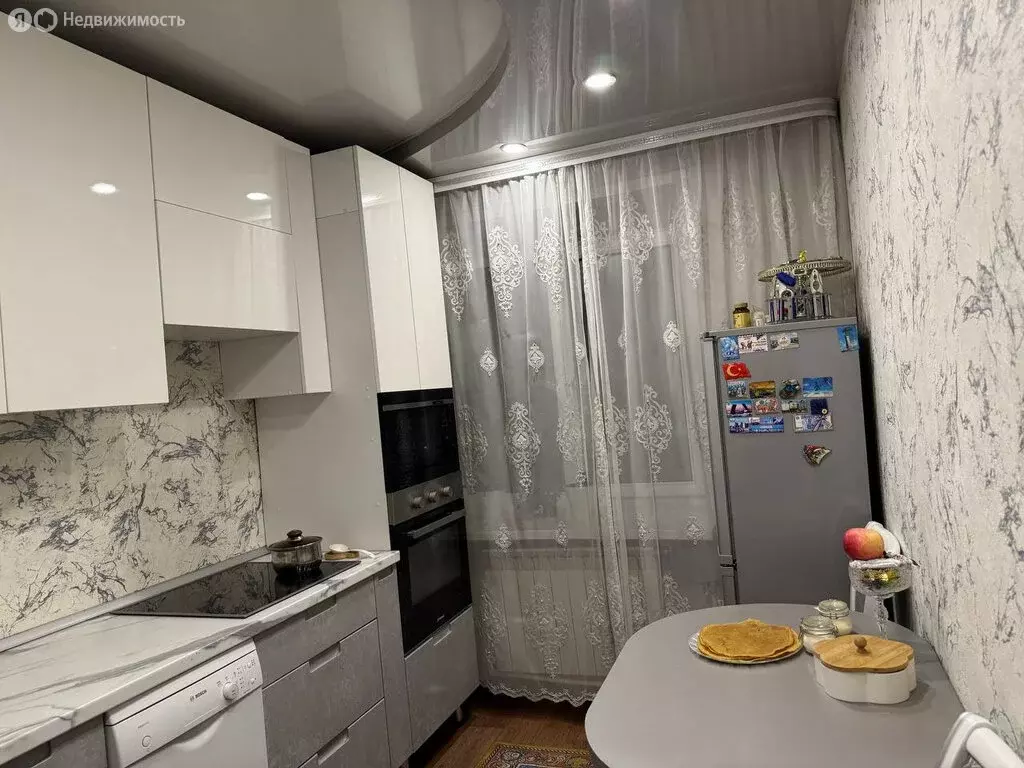 3-комнатная квартира: Кызыл, улица Калинина, 20 (58.4 м) - Фото 0