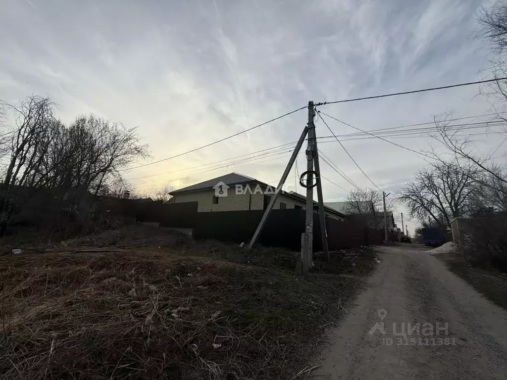Дом в Волгоградская область, Волгоград Лисичанская ул., 1А (99 м) - Фото 0