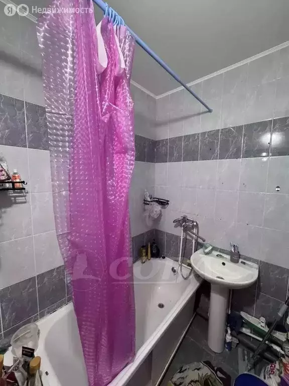 2-комнатная квартира: Тюмень, улица Андрея Бушуева, 4к1 (51 м) - Фото 0