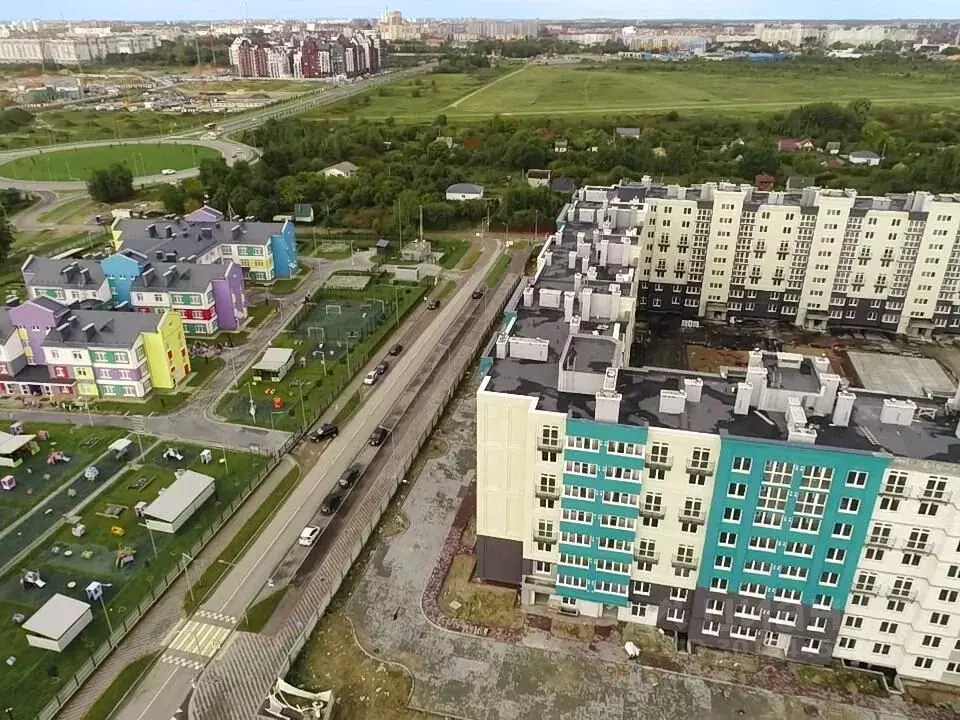 3-к кв. Калининградская область, Калининград ул. Беловежская, 7 (81.56 ... - Фото 1