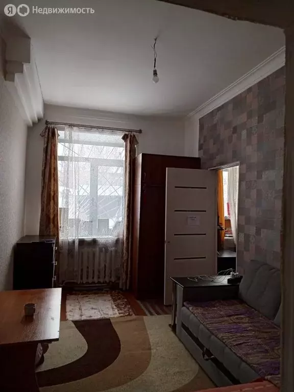 3-комнатная квартира: Кемерово, улица Чкалова, 10А (58 м) - Фото 1
