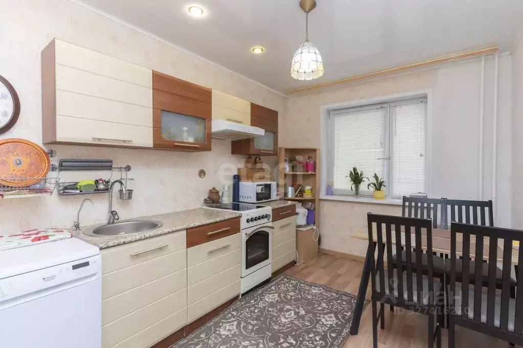 3-к кв. Тюменская область, Тюмень ул. Прокопия Артамонова, 4 (86.1 м) - Фото 1