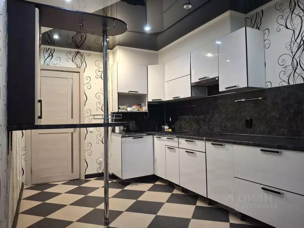 3-к кв. Вологодская область, Череповец ул. Монтклер, 13к2 (74.2 м) - Фото 2