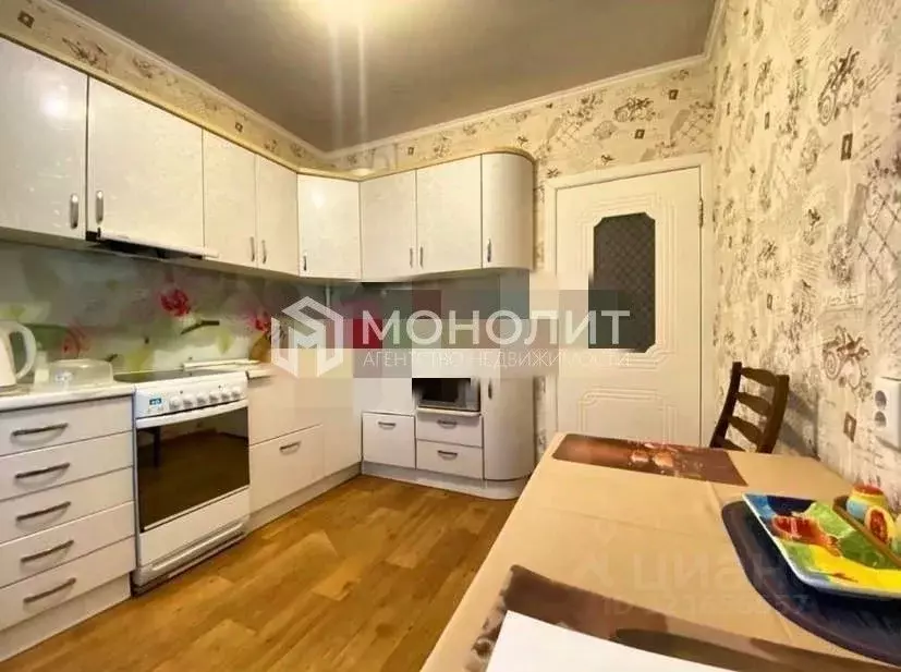 2-к кв. Белгородская область, Старый Оскол Жукова мкр, 28 (52.0 м) - Фото 2