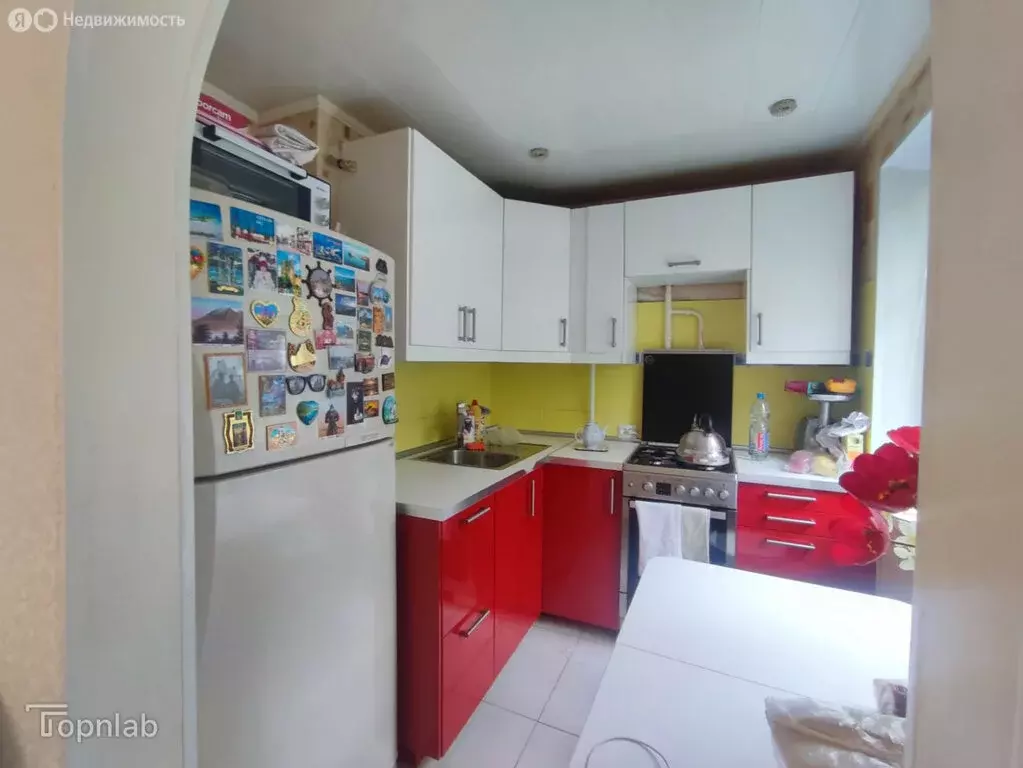 3-комнатная квартира: Кстово, улица Жуковского, 4 (58 м) - Фото 1