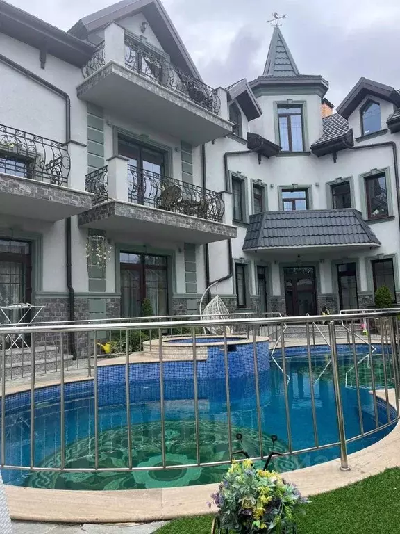 Дом в Крым, Феодосия ул. Первушина, 5А (500 м) - Фото 0