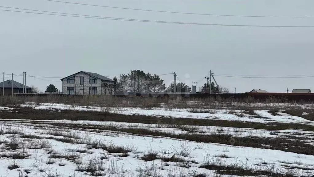 Участок в Саратовская область, Энгельсский район, с. Красный Яр ул. ... - Фото 1