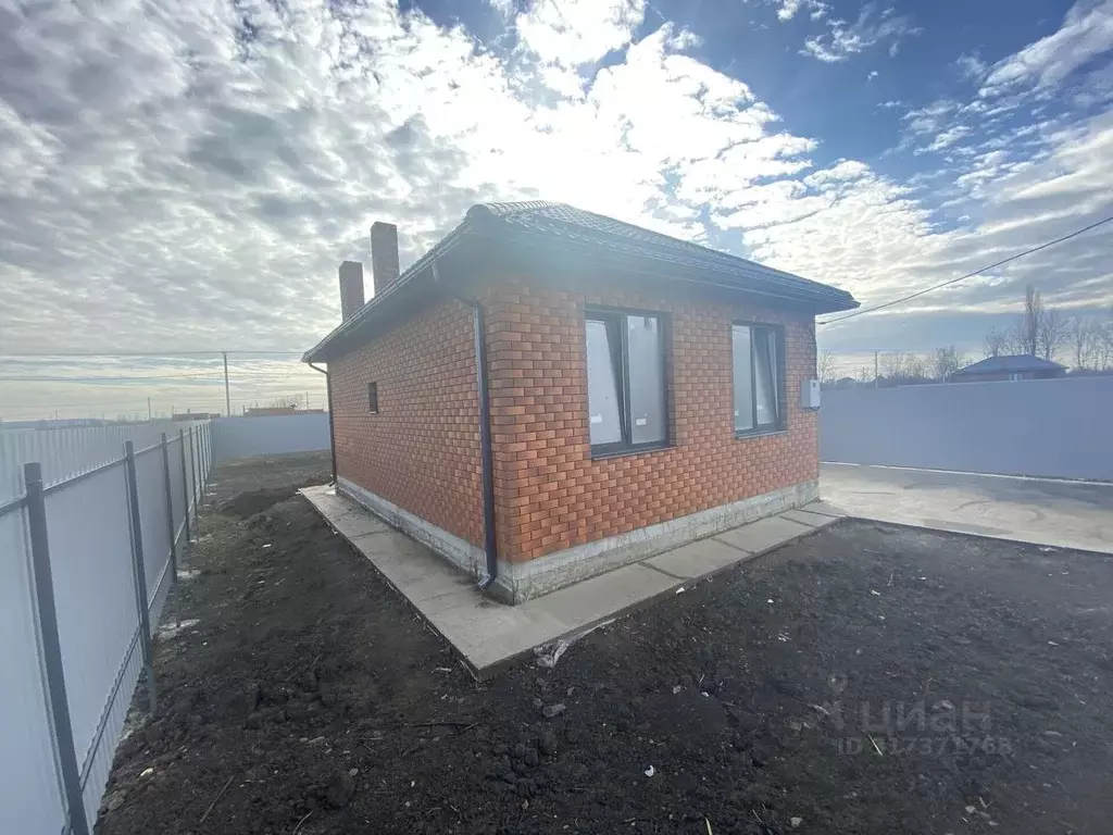 Дом в Адыгея, Тахтамукайский район, Энемское городское поселение, ... - Фото 1