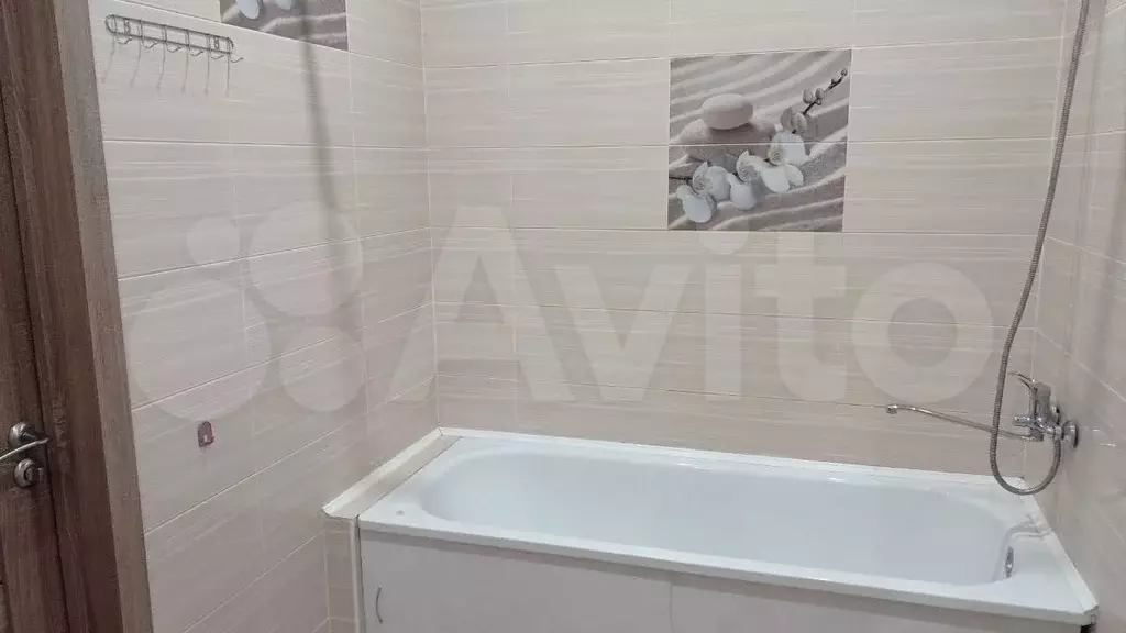 1-к. квартира, 45 м, 1/3 эт. - Фото 1