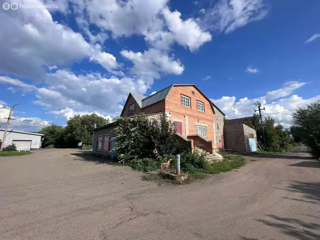 Дом в посёлок Весенний, Уральская улица, 2А (255.9 м) - Фото 1