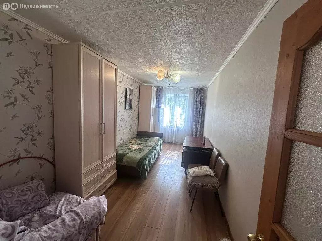 3-комнатная квартира: Вязьма, улица Репина, 17 (58.5 м) - Фото 0