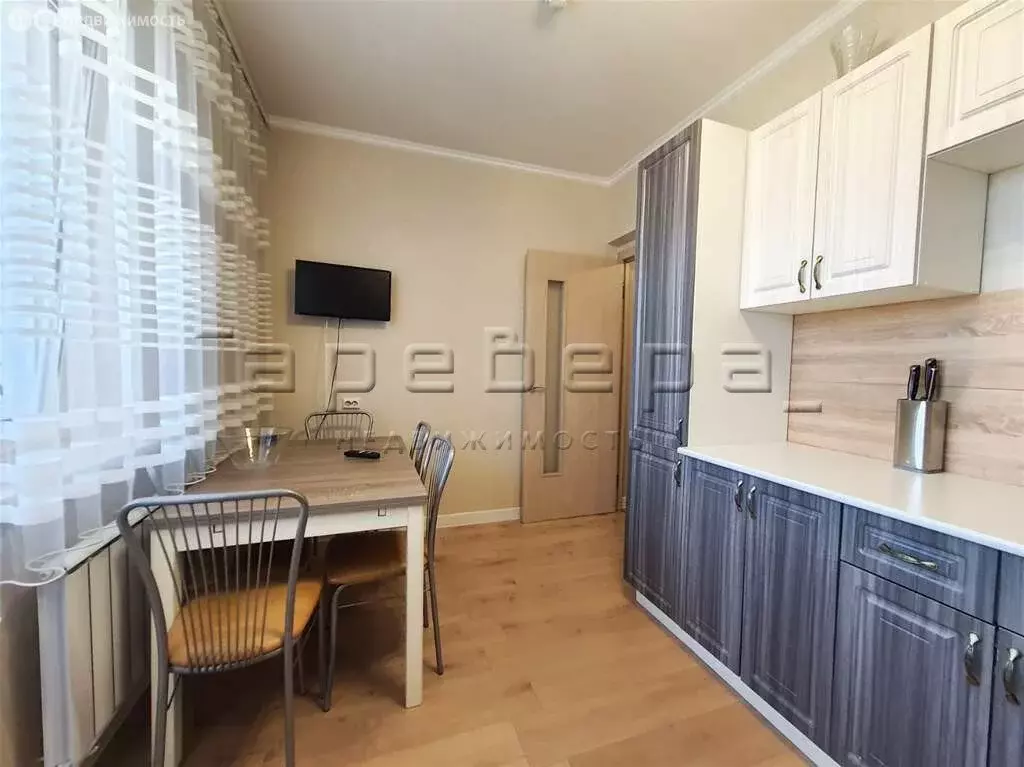 4-комнатная квартира: Красноярск, Караульная улица, 44 (82 м) - Фото 1