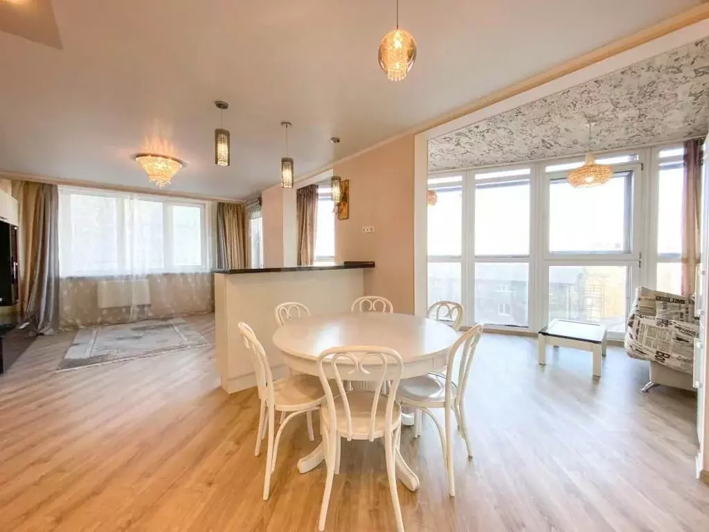 2-к кв. Иркутская область, Иркутск ул. Декабрьских Событий, 31 (67.5 ... - Фото 2