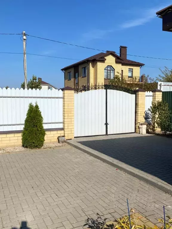 Дом в Воронежская область, Рамонский район, Айдаровское с/пос, с. ... - Фото 1