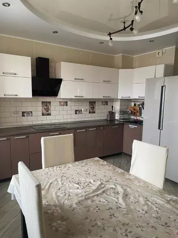 3-к кв. Татарстан, Альметьевск ул. Шевченко, 170 (96.0 м) - Фото 1