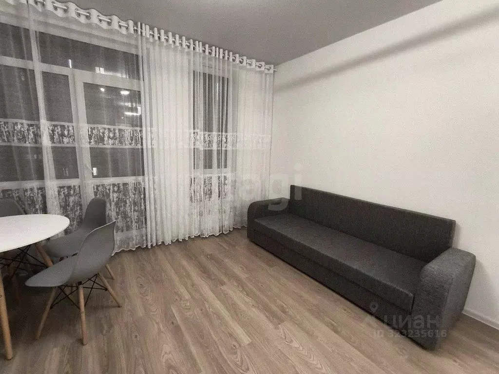 Студия Тюменская область, Тюмень ул. Юрия Рогачева, 9к2 (25.0 м) - Фото 1