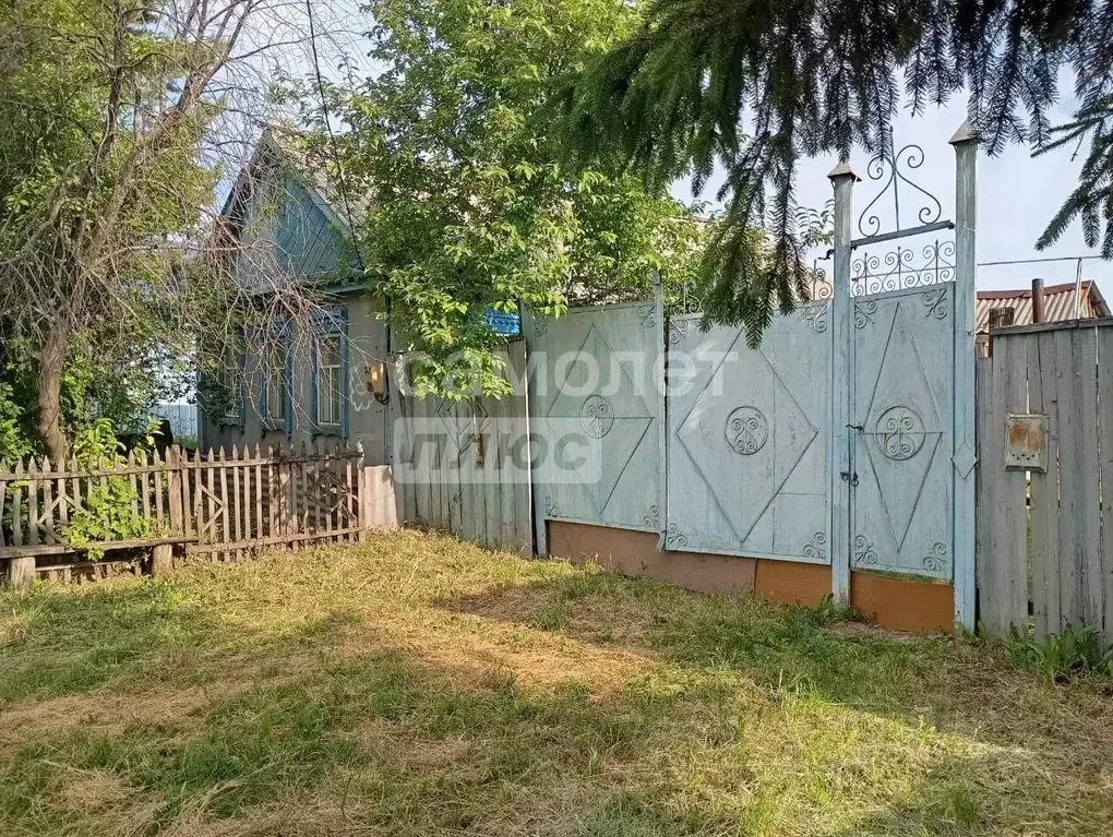 Дом в Оренбургская область, с. Шарлык ул. Пролетарская, 78 (53 м) - Фото 1