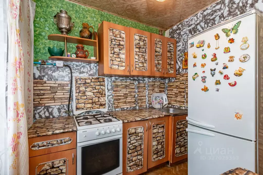 3-к кв. Омская область, Омск просп. Мира, 88 (58.9 м) - Фото 1