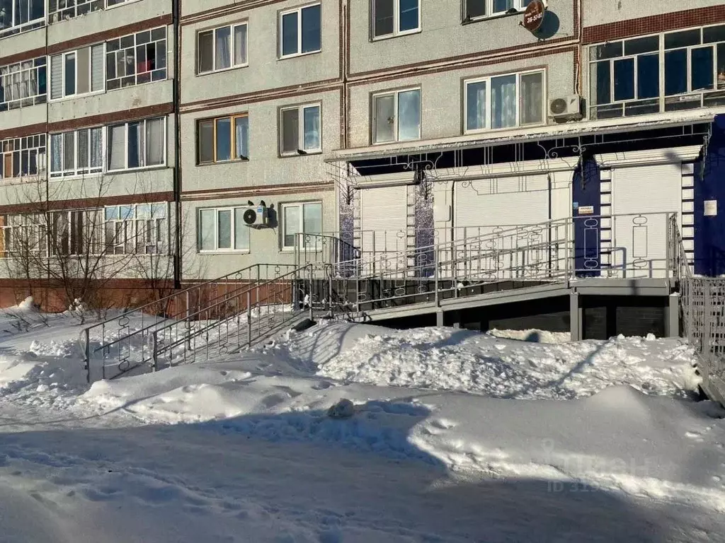 Помещение свободного назначения в Татарстан, Набережные Челны просп. ... - Фото 1